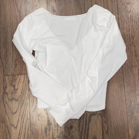 BRANDY MELVILLE top :) - Picture 3 of 5